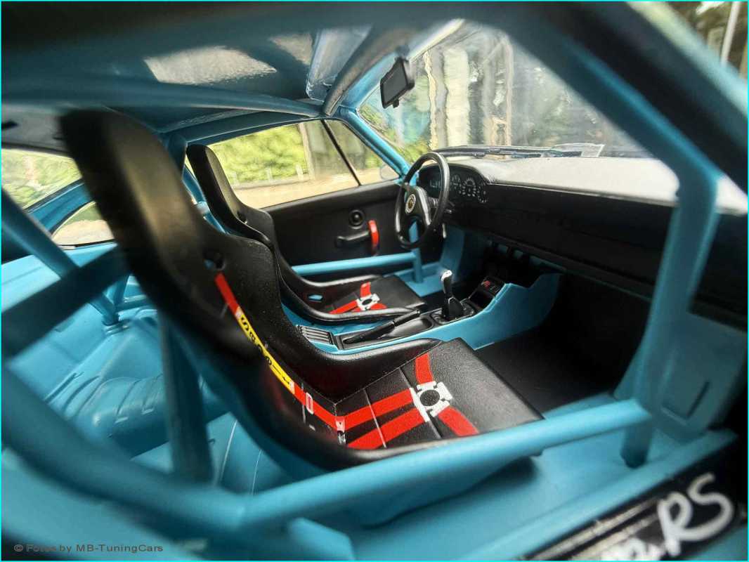 1:18  Porsche 911 993 Clubsport 1997 - BabyBlue - mit 3tlg.Porsche Alufelgen = OVP